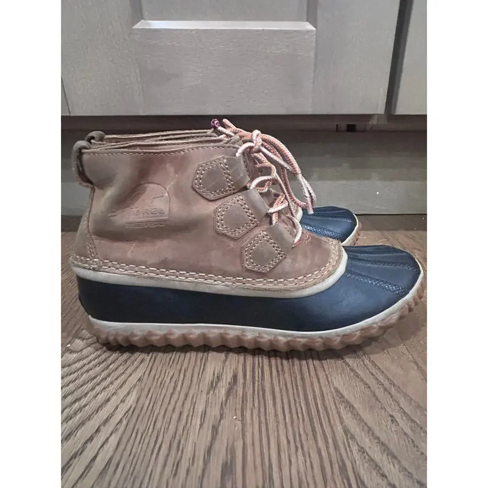 SOREL Out N About Womens Sz 6 Leather Duck Boots Waterproof Winter Rain Gorpcore